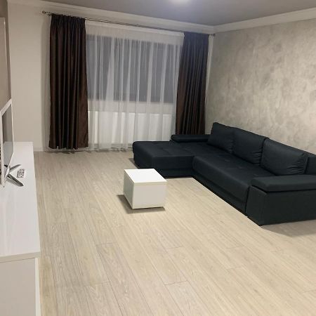 Apartament Lux Regim Hotelier Bacău エクステリア 写真