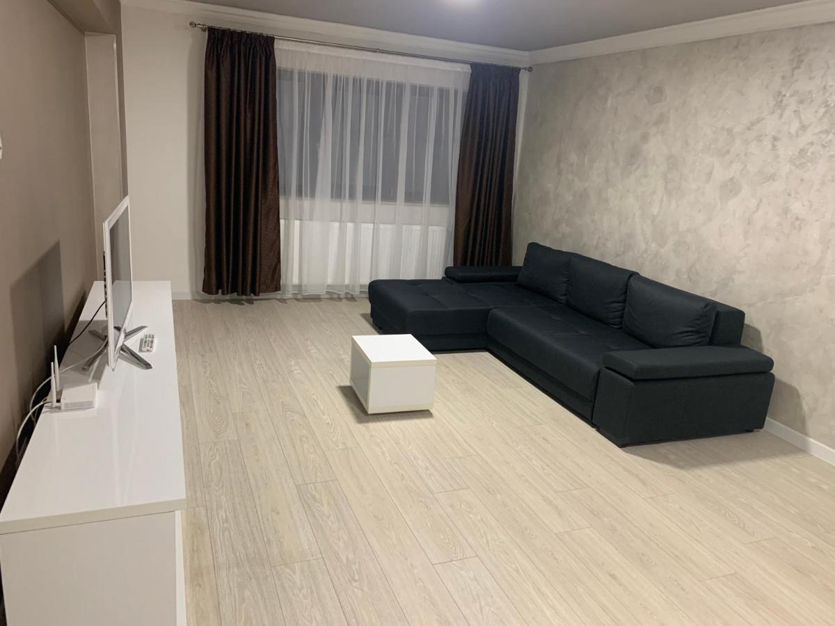 Apartament Lux Regim Hotelier Bacău エクステリア 写真